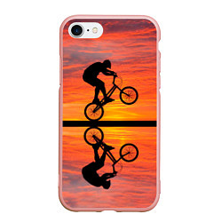 Чехол iPhone 7/8 матовый Велосипедист в отражении, цвет: 3D-светло-розовый