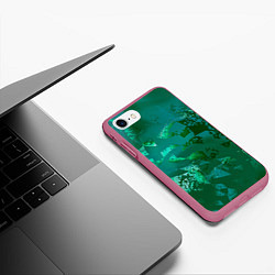 Чехол iPhone 7/8 матовый Зелёные обрывки фигур, цвет: 3D-малиновый — фото 2
