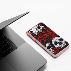 Чехол iPhone 7/8 матовый Красные розы и черепа, цвет: 3D-светло-розовый — фото 2