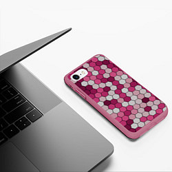 Чехол iPhone 7/8 матовый Камуфляж гексагон розовый, цвет: 3D-малиновый — фото 2