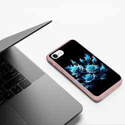 Чехол iPhone 7/8 матовый Розы в голубом огне, цвет: 3D-светло-розовый — фото 2