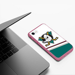 Чехол iPhone 7/8 матовый Anaheim Ducks Selanne, цвет: 3D-малиновый — фото 2