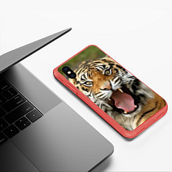 Чехол iPhone XS Max матовый Удивленный тигр, цвет: 3D-красный — фото 2