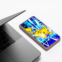 Чехол iPhone XS Max матовый Пикачу бежит с молниями, цвет: 3D-коричневый — фото 2