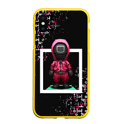 Чехол iPhone XS Max матовый ИГРА В КАЛЬМАРА SQUID GAME СТРАЖ, цвет: 3D-желтый