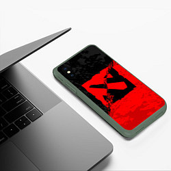 Чехол iPhone XS Max матовый DOTA 2 RED BLACK LOGO, БРЫЗГИ КРАСОК, цвет: 3D-темно-зеленый — фото 2