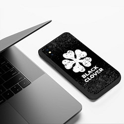 Чехол iPhone XS Max матовый Black Clover с потертостями на темном фоне, цвет: 3D-черный — фото 2