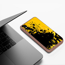 Чехол iPhone XS Max матовый Пятна черной краски на желтом фоне, цвет: 3D-коричневый — фото 2