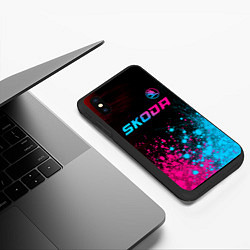 Чехол iPhone XS Max матовый Skoda - neon gradient: символ сверху, цвет: 3D-черный — фото 2