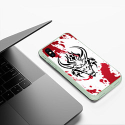 Чехол iPhone XS Max матовый Дракон на фоне красных пятен, цвет: 3D-салатовый — фото 2
