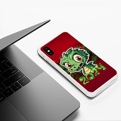 Чехол iPhone XS Max матовый Маленький зеленый новогодний дракон, цвет: 3D-белый — фото 2