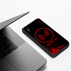 Чехол iPhone XS Max матовый Twenty One Pilots - red gradient, цвет: 3D-черный — фото 2