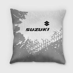 Подушка квадратная Suzuki speed на светлом фоне со следами шин: симво