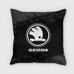Подушка квадратная Skoda speed на темном фоне со следами шин, цвет: 3D-принт