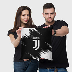 Подушка квадратная Juventus спорт краски черно белый, цвет: 3D-принт — фото 2