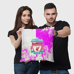 Подушка квадратная Ливерпуль розово белый огонь, цвет: 3D-принт — фото 2