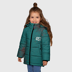 Куртка зимняя для девочки Игра в кальмара: Персонаж 457, цвет: 3D-черный — фото 2