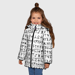 Куртка зимняя для девочки Скандинавские руны на белом фоне, цвет: 3D-черный — фото 2