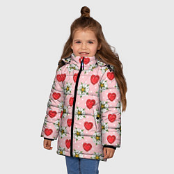 Куртка зимняя для девочки Сердечки и цветочки паттерн, цвет: 3D-красный — фото 2