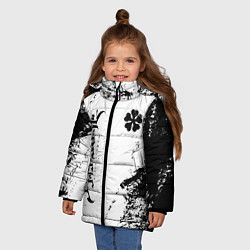 Куртка зимняя для девочки Black clover чёрный клевер вертикальная надпись, цвет: 3D-черный — фото 2