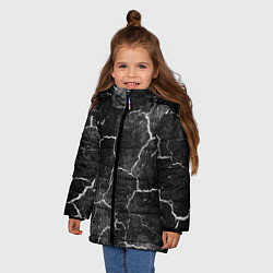 Куртка зимняя для девочки Трещины инверсия, цвет: 3D-красный — фото 2