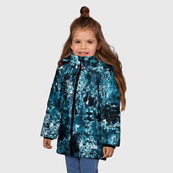 Куртка зимняя для девочки Гранж - абстрактные синие разводы, цвет: 3D-черный — фото 2