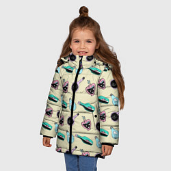 Куртка зимняя для девочки Бутылочки в стиле 90-х - паттерн, цвет: 3D-светло-серый — фото 2