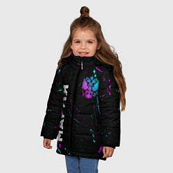 Куртка зимняя для девочки Мария и неоновый герб России вертикально, цвет: 3D-черный — фото 2