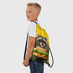 Рюкзак-мешок Голодный енот с бургером, цвет: 3D-принт — фото 2