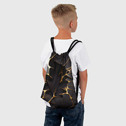 Рюкзак-мешок Трещины в пропасть: черно-золотой узор, цвет: 3D-принт — фото 2