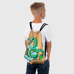 Рюкзак-мешок Зелёный дракон на оранжевой текстуре, цвет: 3D-принт — фото 2