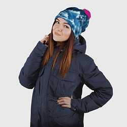 Шапка с помпоном Пальмы и волны - голубые оттенки паттерн, цвет: 3D-малиновый — фото 2