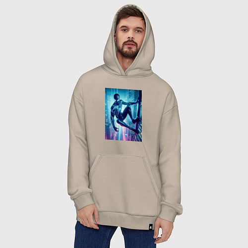 Худи оверсайз Чувак-паук висит на стене небоскрёба / Миндальный – фото 4