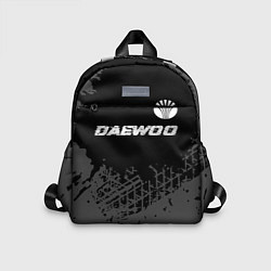 Детский рюкзак Daewoo speed на темном фоне со следами шин: символ, цвет: 3D-принт
