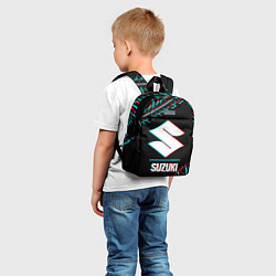 Детский рюкзак Значок Suzuki в стиле glitch на темном фоне, цвет: 3D-принт — фото 2