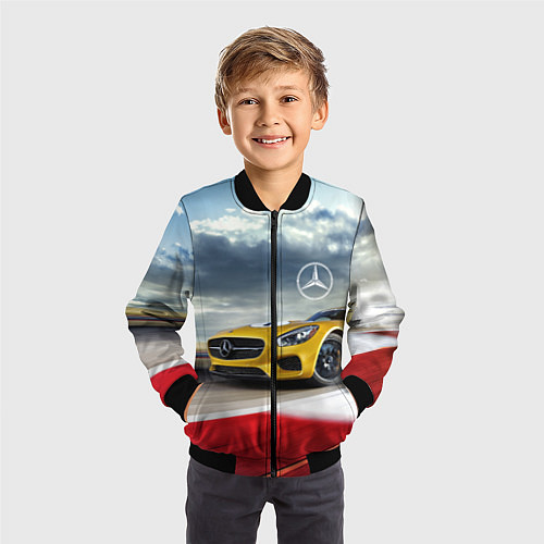 Детский бомбер Mercedes AMG V8 Biturbo на трассе / 3D-Черный – фото 3