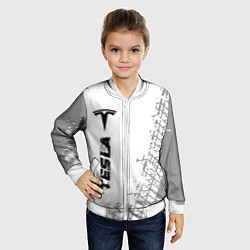 Бомбер детский Tesla speed на светлом фоне со следами шин по-верт, цвет: 3D-белый — фото 2