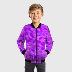 Бомбер детский Фиолетовые плитки на розовом фоне, цвет: 3D-черный — фото 2