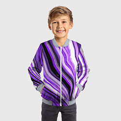 Бомбер детский Волнистые вертикальные чёрно-фиолетовые полосы, цвет: 3D-серый — фото 2