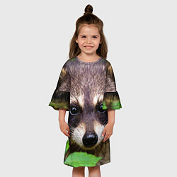 Платье клеш для девочки Енот выглядывает, цвет: 3D-принт — фото 2