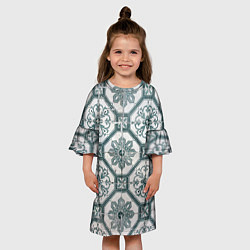 Платье клеш для девочки Серый паттерн из листьев, геометрии и кристаллов, цвет: 3D-принт — фото 2