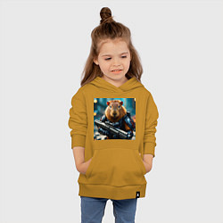 Толстовка детская хлопковая Мем вооруженная капибара и автомат, цвет: горчичный — фото 2