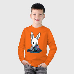 Лонгслив хлопковый детский Зайчонок обнял клубки The bunny hugged the balls, цвет: оранжевый — фото 2