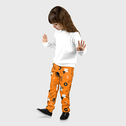 Брюки детские Геометрия в стиле мемфис на оранжевом, цвет: 3D-принт — фото 2
