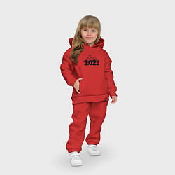 Детский костюм оверсайз Новогодний Тигр лежит на цифре 2022, цвет: красный — фото 2