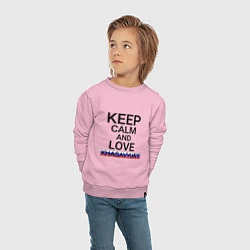 Свитшот хлопковый детский Keep calm Khasavyurt Хасавюрт, цвет: светло-розовый — фото 2