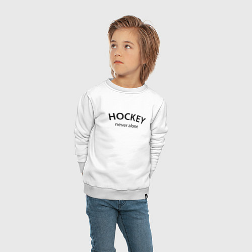 Детский свитшот Hockey never alone - motto / Белый – фото 4