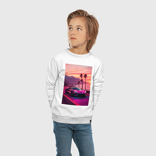 Детский свитшот Суперкар едет около океана / Белый – фото 4