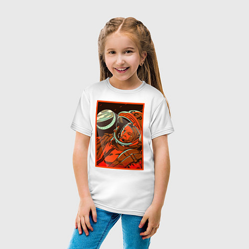Детская футболка Гагарин в иллюминаторе / Белый – фото 4