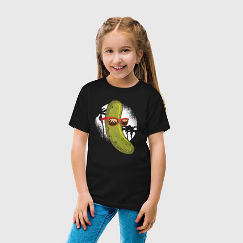 Детская футболка Огурец на пляже / Черный – фото 4